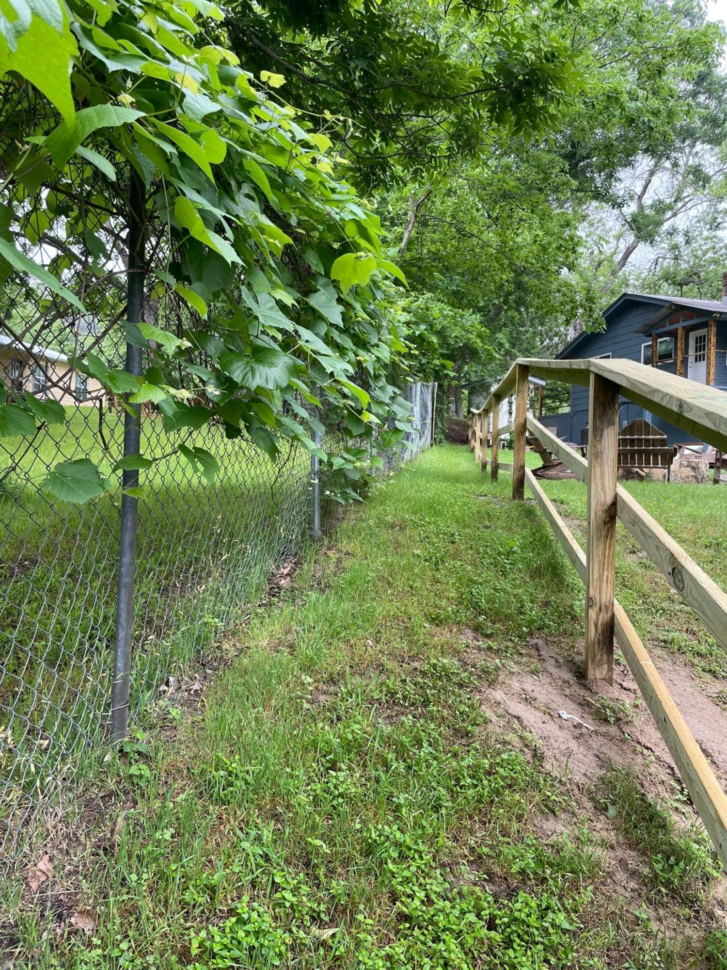 Rv Located On Private Property, Providing Access To The Guadalupe River, Accommodates Up To 5 Guests ニューブラウンフェルズ エクステリア 写真